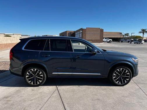 2025 Volvo XC90 B6 Plus 7-Seater