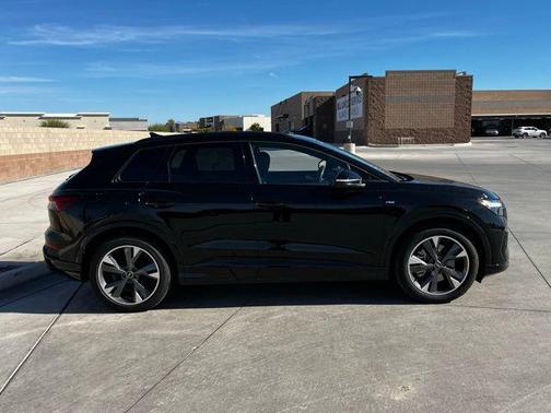 2024 Audi Q4 e-tron Premium Plus 55 quattro