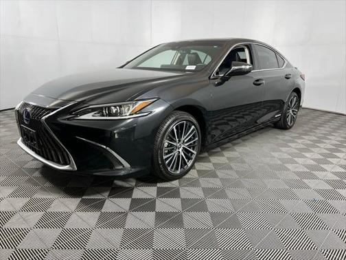 2022 Lexus ES 300h Base