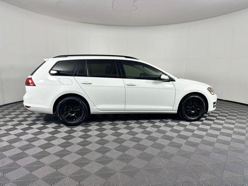2016 Volkswagen Golf SportWagen TSI S 4-Door