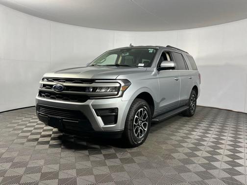Iconic Silver Metallic 2024 Ford Expedition XLT