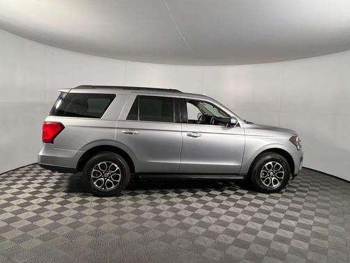 Iconic Silver Metallic 2024 Ford Expedition XLT