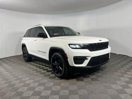 Bright White Clearcoat 2023 Jeep Grand Cherokee Limited