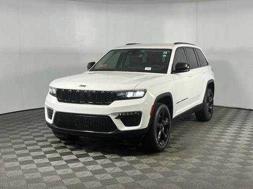 Bright White Clearcoat 2023 Jeep Grand Cherokee Limited