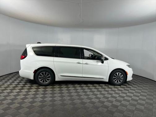 2023 Chrysler Pacifica Hybrid Limited