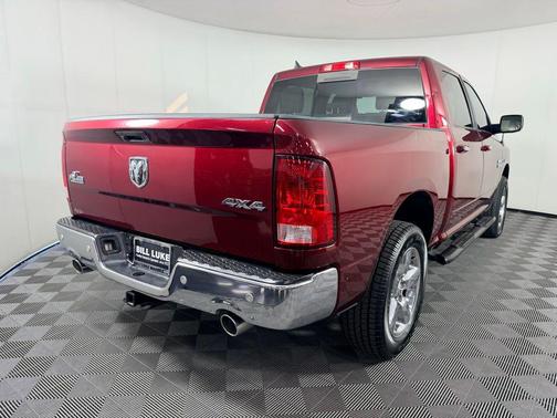 Delmonico Red Pearlcoat 2017 RAM 1500 Big Horn