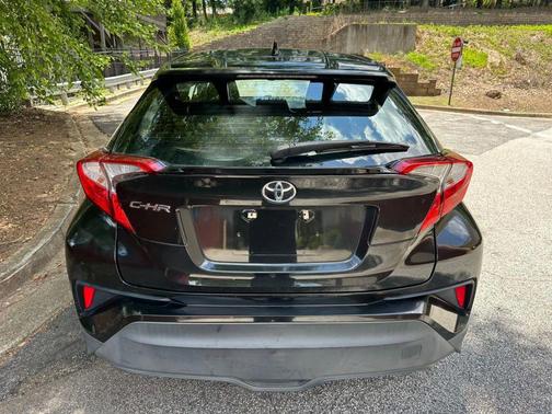 2018 Toyota C-HR XLE Sport Utility 4D