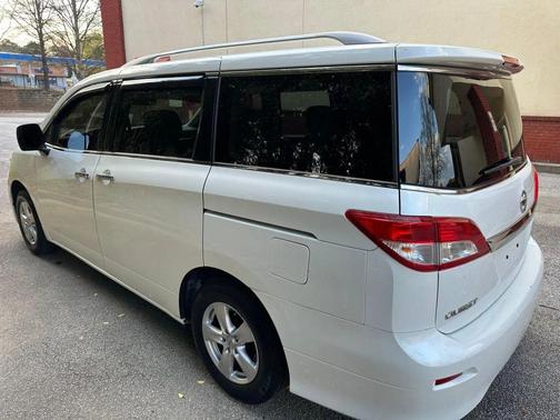 2016 Nissan Quest SV