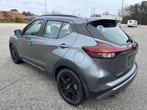 2021 Nissan Kicks SR