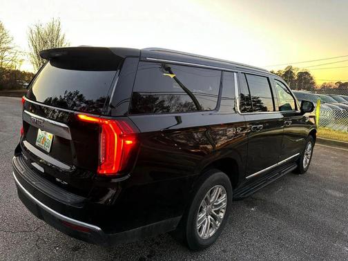 2023 GMC Yukon XL SLT