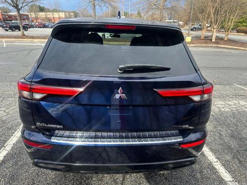 2024 Mitsubishi Outlander SE