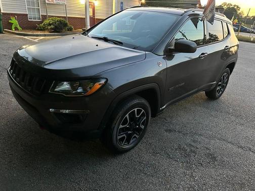 Granite Crystal Metallic Clearcoat 2019 Jeep Compass Trailhawk