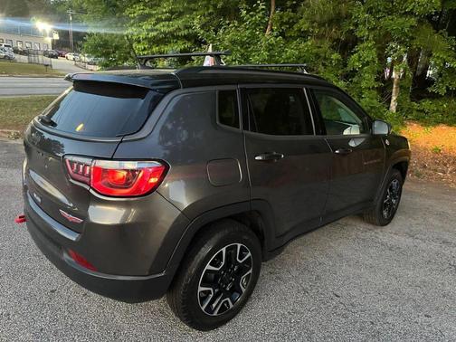 Granite Crystal Metallic Clearcoat 2019 Jeep Compass Trailhawk