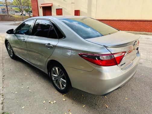 Celestial Silver Metallic 2016 Toyota Camry SE
