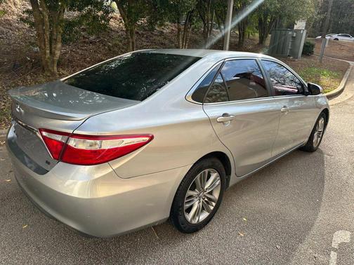 Celestial Silver Metallic 2016 Toyota Camry SE