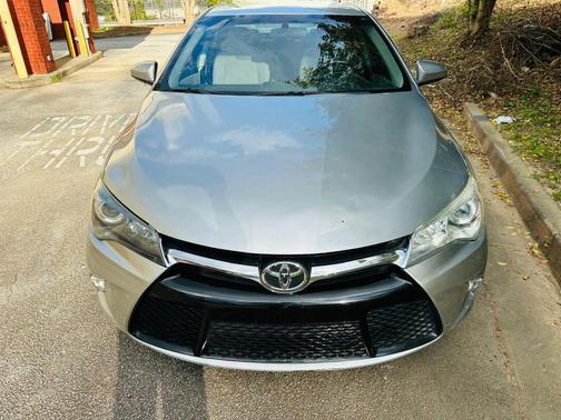 Celestial Silver Metallic 2016 Toyota Camry SE