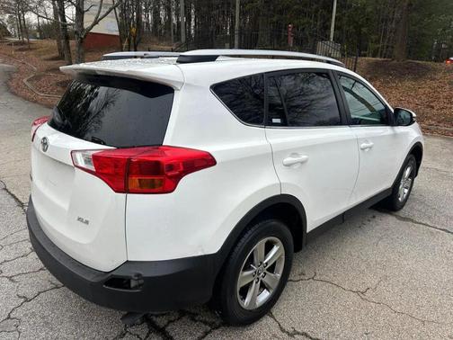 Super White 2015 Toyota RAV4 XLE