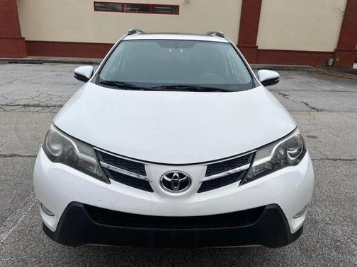 Super White 2015 Toyota RAV4 XLE