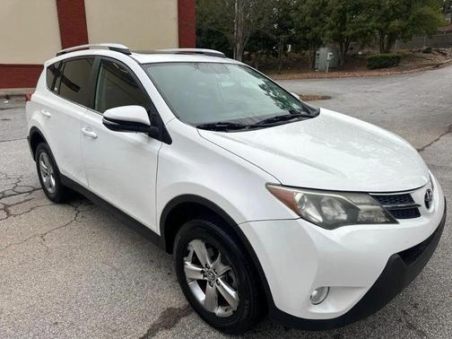 Super White 2015 Toyota RAV4 XLE