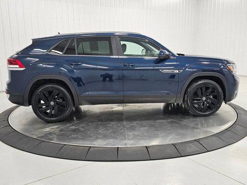 Tourmaline Blue Metallic 2022 Volkswagen Atlas Cross Sport 2.0T SE w/Technology 4MOTION