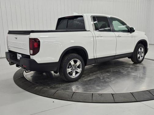 Platinum White Pearl 2026 Honda Ridgeline RTL