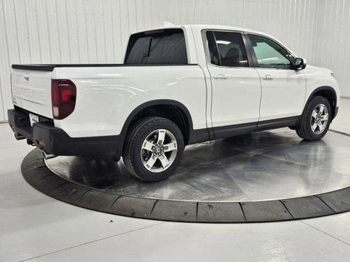 Platinum White Pearl 2026 Honda Ridgeline RTL