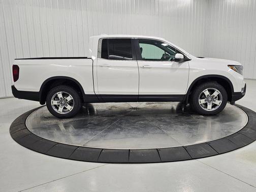 Platinum White Pearl 2026 Honda Ridgeline RTL