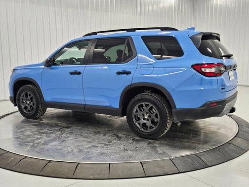 Diffused Sky Pearl 2025 Honda Pilot TrailSport
