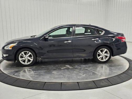 Storm 2015 Nissan Altima 2.5 SL