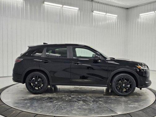 Crystal Black Pearl 2026 Honda HR-V AWD Sport