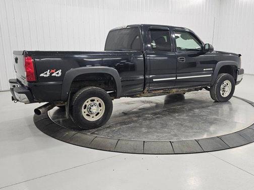 2004 Chevrolet Silverado 2500 LS H/D Extended Cab