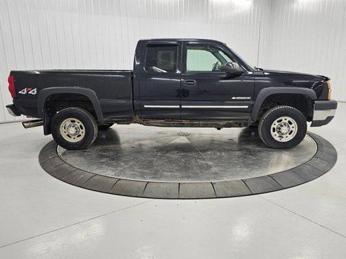 2004 Chevrolet Silverado 2500 LS H/D Extended Cab