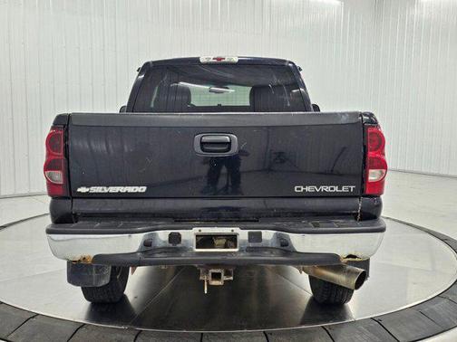 2004 Chevrolet Silverado 2500 LS H/D Extended Cab