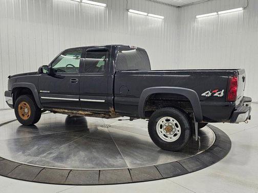 2004 Chevrolet Silverado 2500 LS H/D Extended Cab
