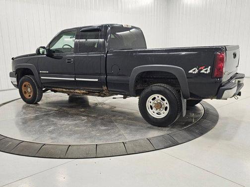 2004 Chevrolet Silverado 2500 LS H/D Extended Cab