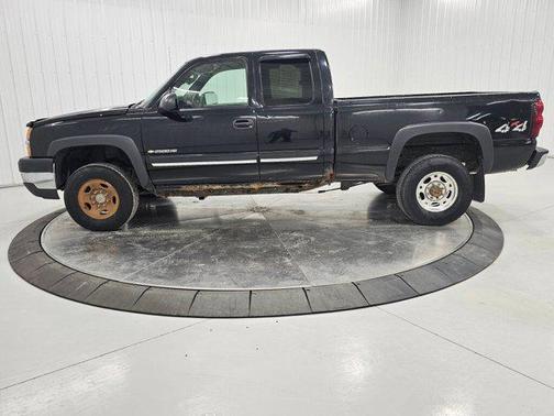 2004 Chevrolet Silverado 2500 LS H/D Extended Cab
