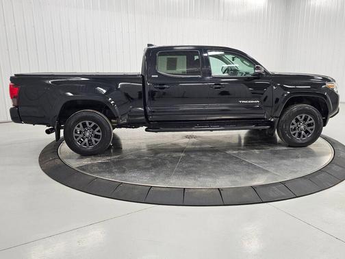 Midnight Black Metallic 2021 Toyota Tacoma SR5