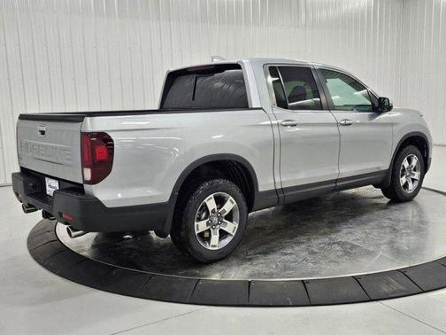 Solar Silver Metallic 2026 Honda Ridgeline RTL