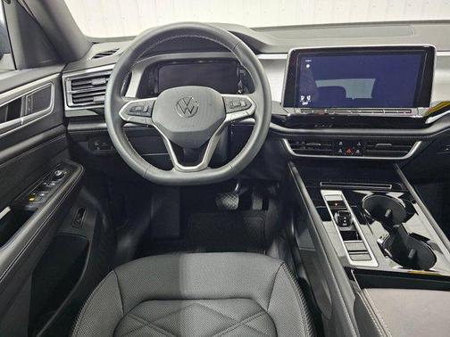2024 Volkswagen Atlas Cross Sport 2.0T SE w/Technology 4MOTION