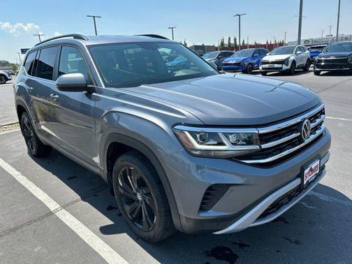 Platinum Gray Metallic 2023 Volkswagen Atlas 2.0T SE w/Technology 4MOTION