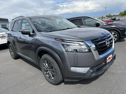 Gun Metallic 2025 Nissan Pathfinder SV 4WD