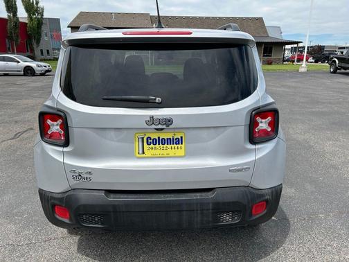 Glacier Metallic 2016 Jeep Renegade Latitude
