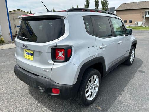 Glacier Metallic 2016 Jeep Renegade Latitude