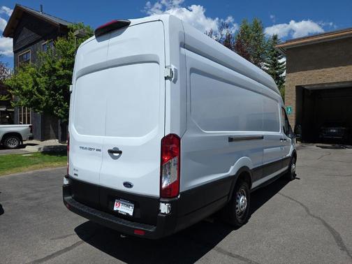 Oxford White 2022 Ford Transit-250 Base