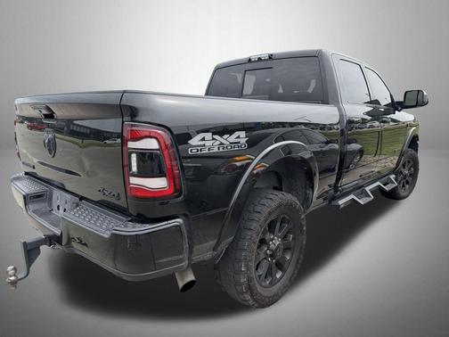 Diamond Black Crystal Pearlcoat 2020 RAM 2500 Laramie