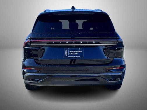 Infinite Black Metallic Clearcoat 2026 Lincoln Nautilus Reserve