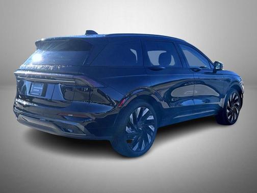 Infinite Black Metallic Clearcoat 2026 Lincoln Nautilus Reserve