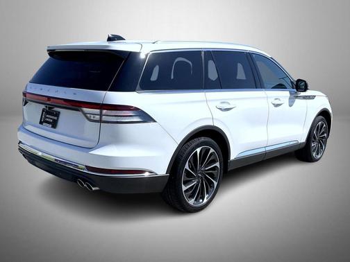 Pristine White Metallic Tri-Coat 2026 Lincoln Aviator Reserve AWD