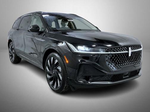Infinite Black Metallic Clearcoat 2026 Lincoln Nautilus Reserve