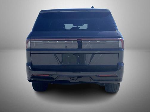 Chroma Caviar Dark Gray Metallic Clearcoat 2026 Lincoln Navigator Black Label